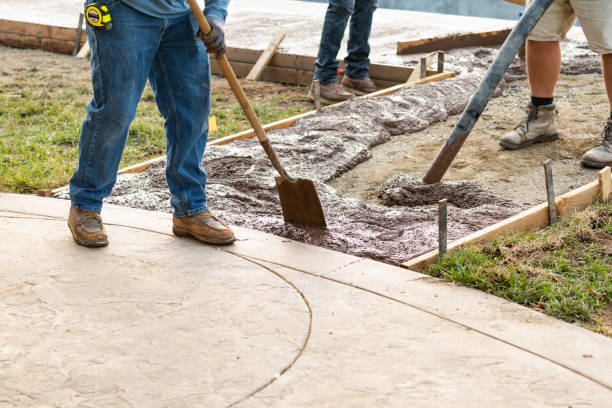 Best Concrete Flooring Contractor  in Ellwood City, PA